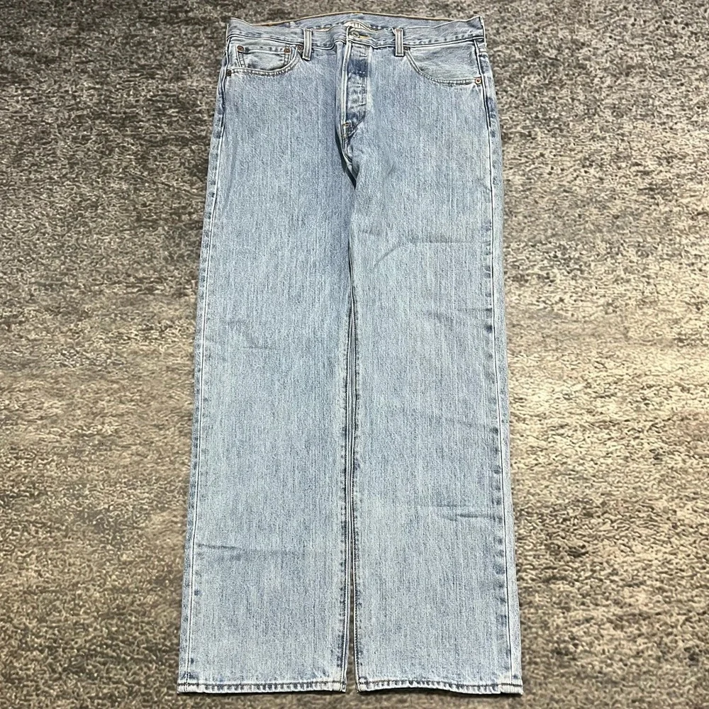 Levi's 501‎ Jeans Mens 35x32 Light Blue Denim Button Fly Straight Leg